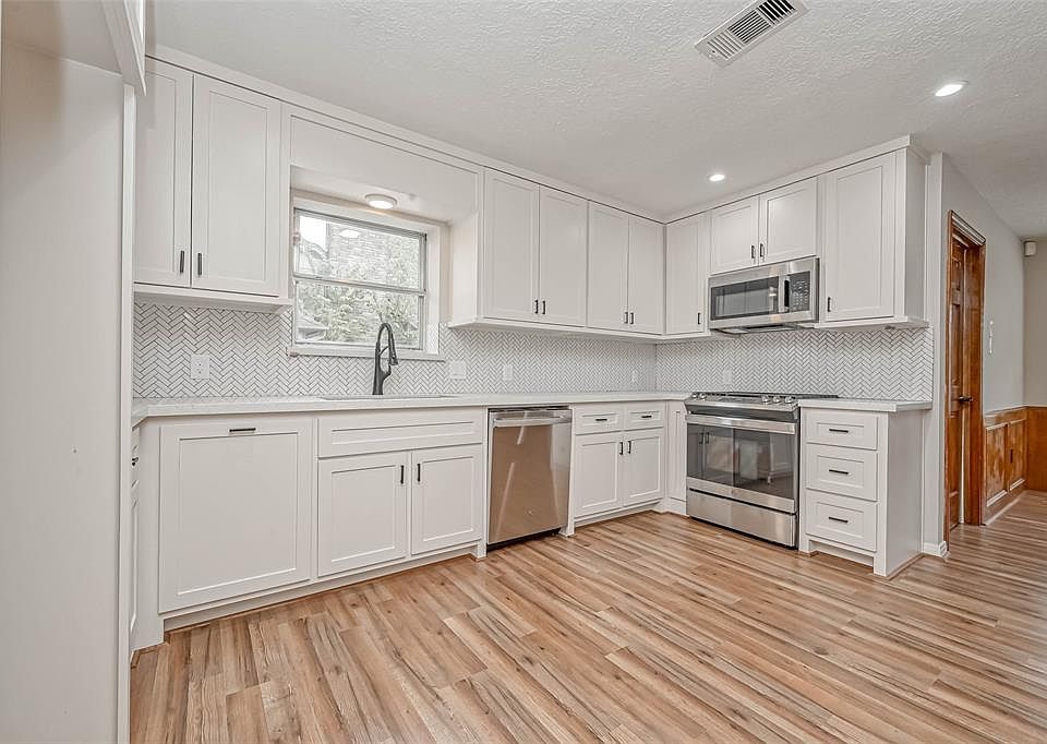 1st image of 16406 Cornwall Street