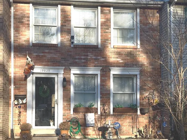 19829 Wheelwright Dr, Gaithersburg, MD 20886