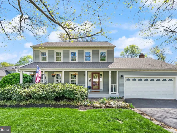 3303 Flintwood Ct, Herndon, VA 20171