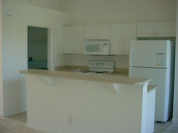 4th image of 117 NW 29th Ave