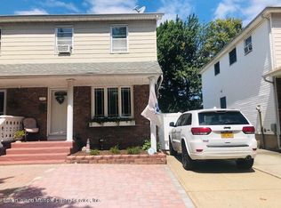 17 Middle Loop Rd, Staten Island, NY 10308