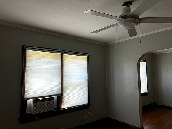 5th image of 211 Chestnut Blvd APT 1