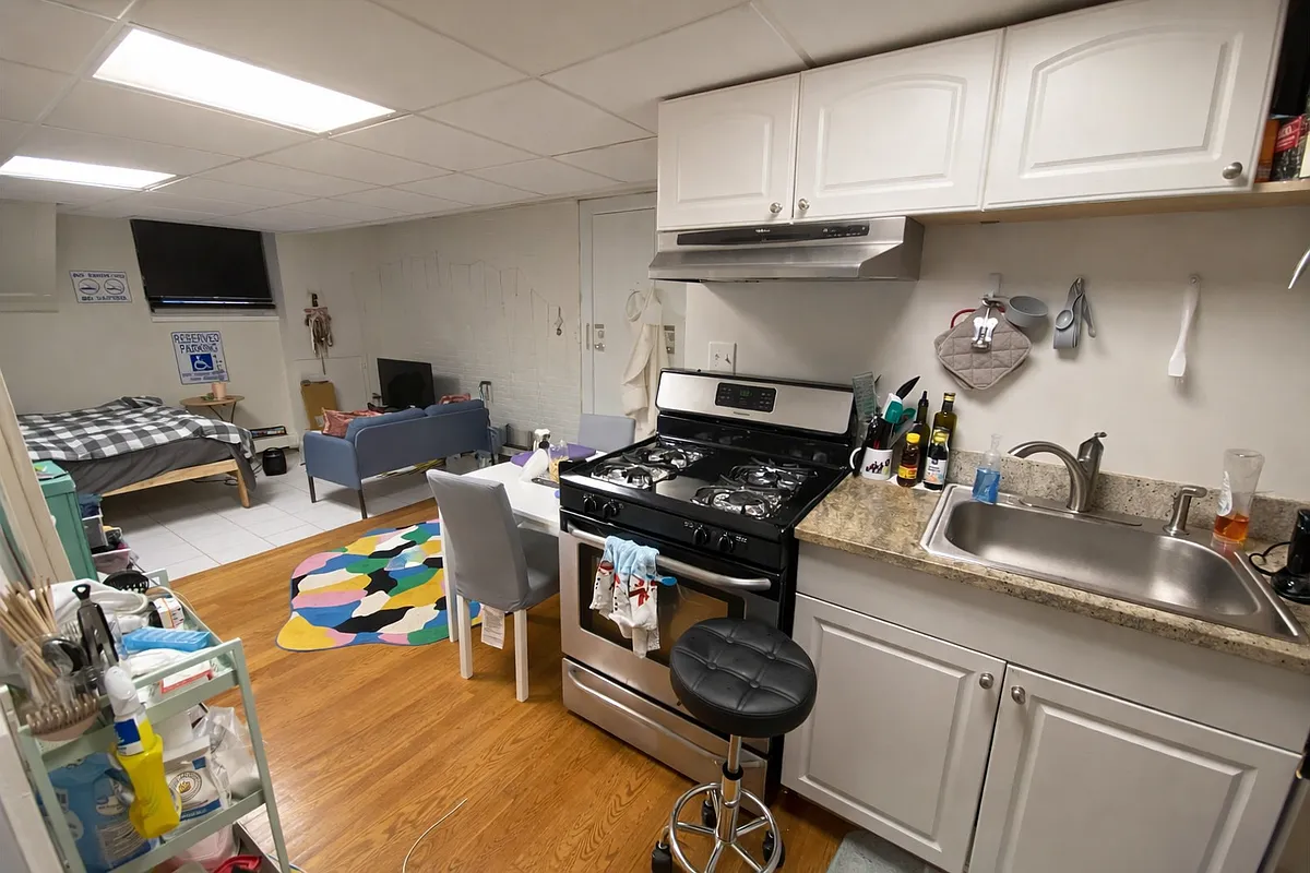 Building Photo - 32 Irving St #B