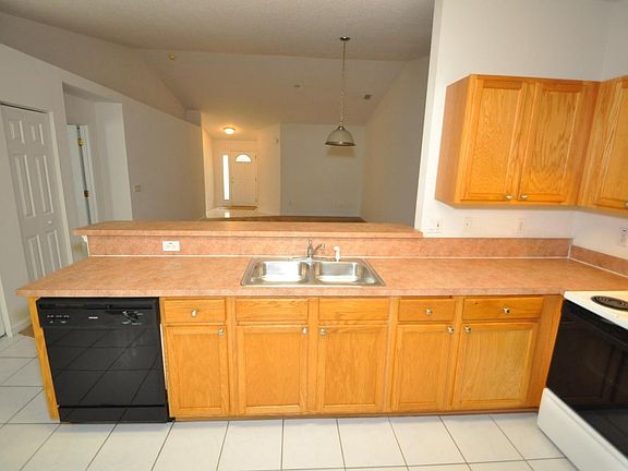 5th image of 28 Pine Haven Dr #A