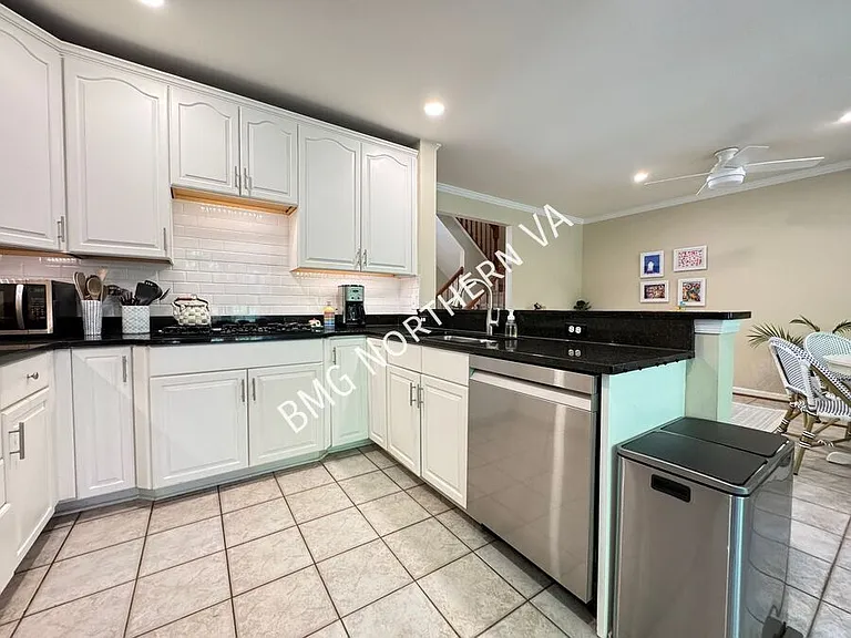 5654 Governors Pond Cir — Photo 8