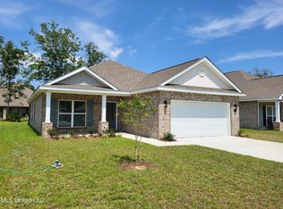 67 Saltmeadow Cir, Ocean Springs, MS 39564