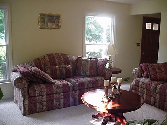 2nd image of 1570 Marwood Dr SE