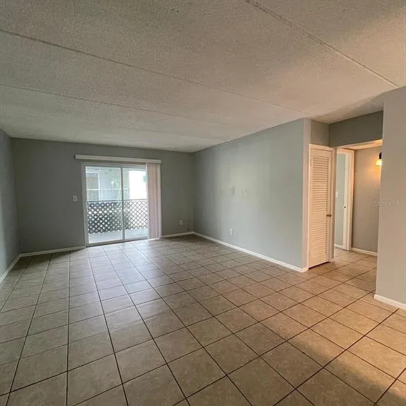 2835 Somerset Park Dr #205 — Photo 7