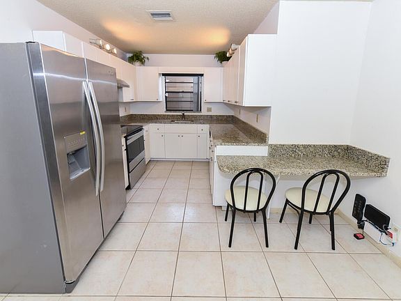 3rd image of 4547 Willow Pond Ct E
