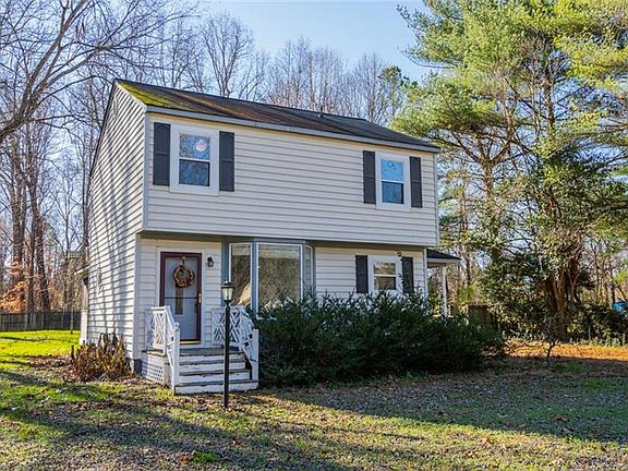 3rd image of 109 Sand Dr
