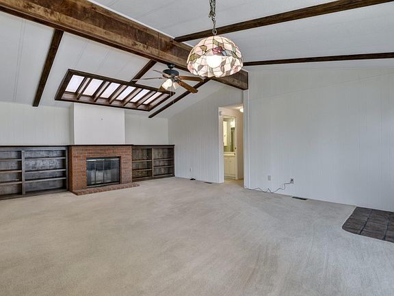 5th image of 280 Summer Cir