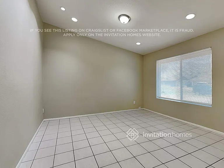 5634 W Altadena Ave — Photo 4