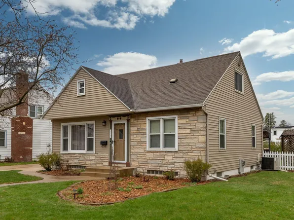 939 8th Ave NE, Rochester, MN 55906