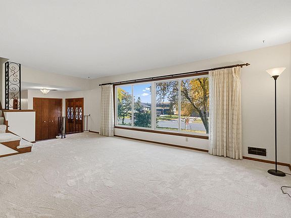5th image of 9908 Oxborough Rd