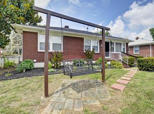 3526 Huon Dr, Louisville, KY 40218