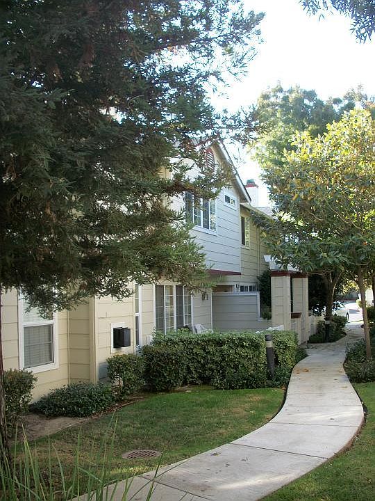 1st image of 2223 Holtspur Ct