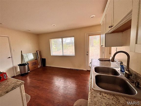 4th image of 4208 Massabielle Dr