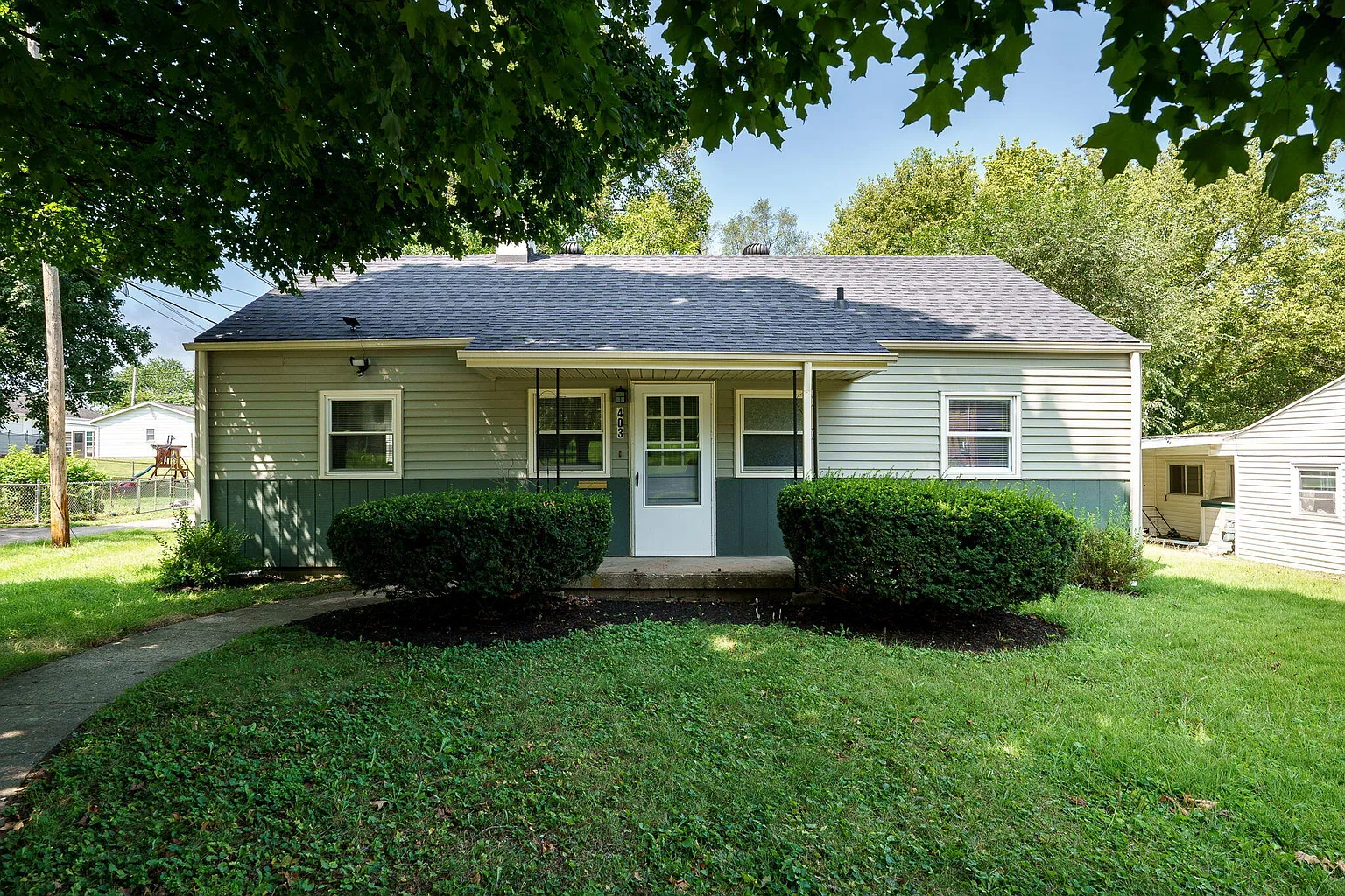 403 Dakota Ave photo 1
