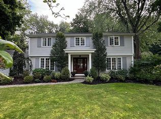 43 Chapel Woods, Williamsville, NY 14221