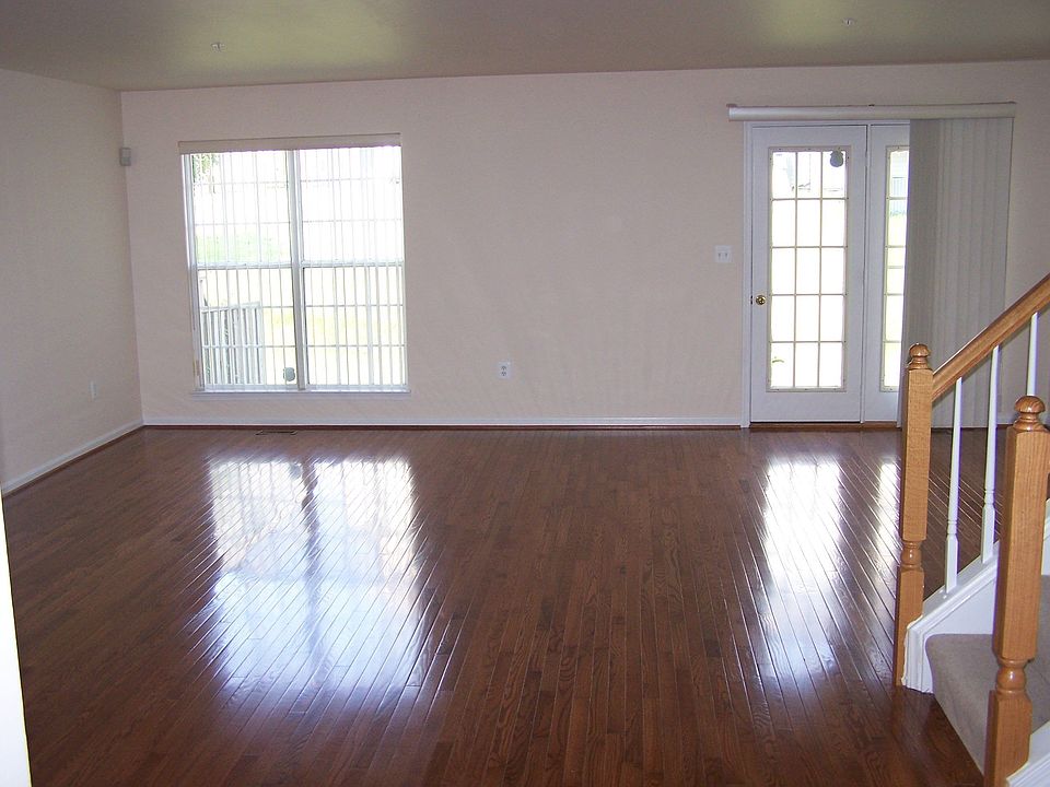 Living Dining Space - View 1