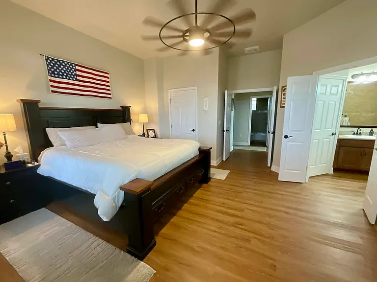 104 Rolling Waters Ct — Photo 15