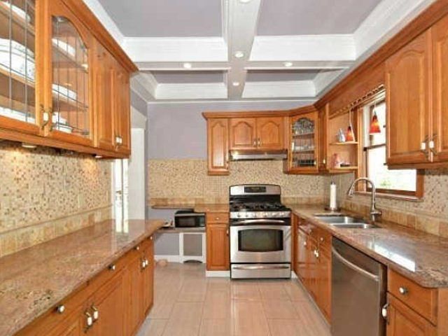2nd image of 321 E Beech St