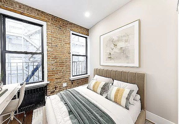 5th image of 208 W 20th St #2F
