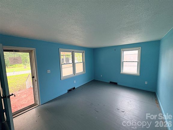 5th image of 504 Brendale Dr