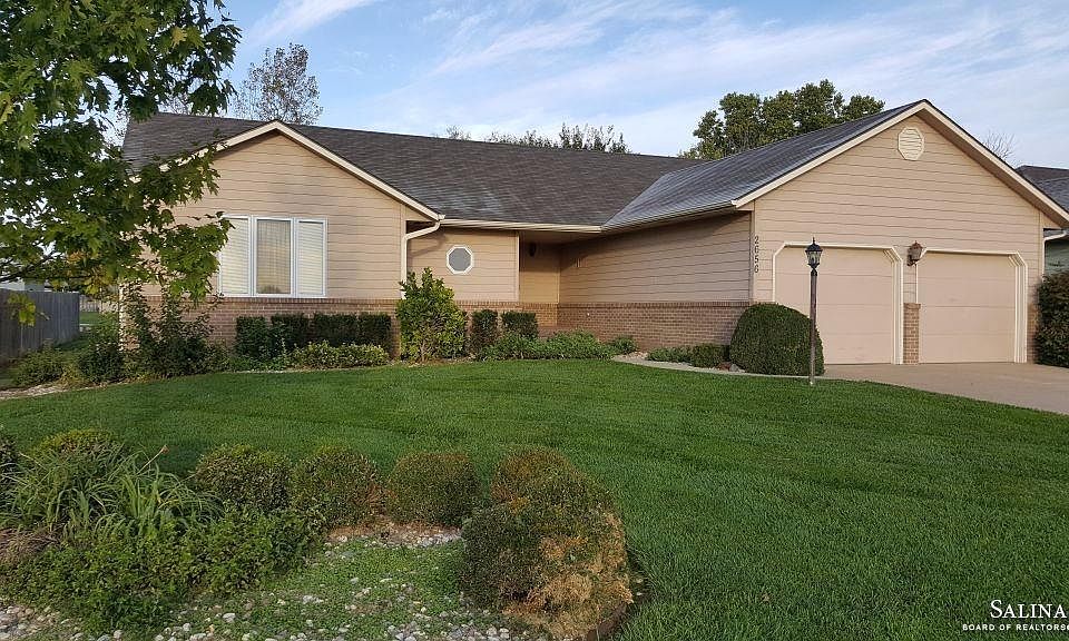 1st image of 2656 Carolina Dr