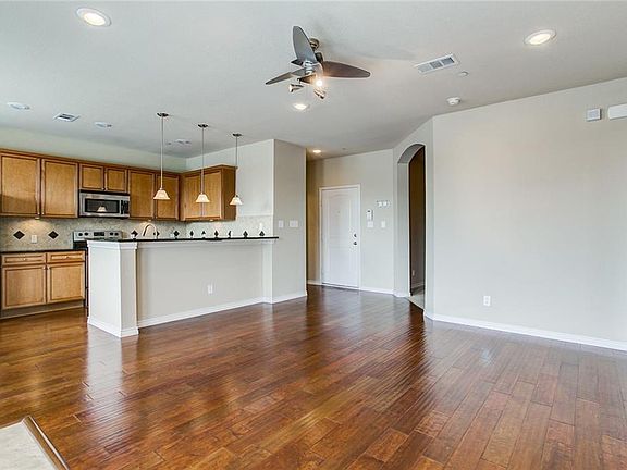 2nd image of 950 Henderson St APT 1206