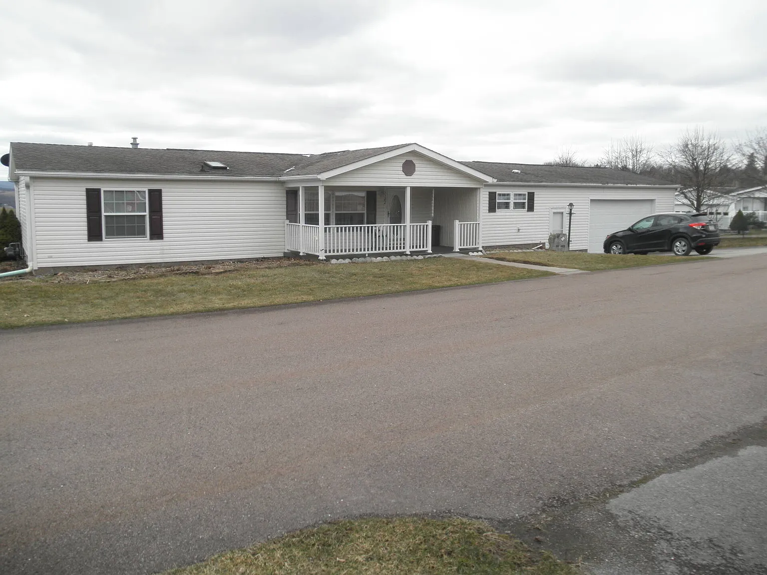 1122 Grandview Dr photo 1