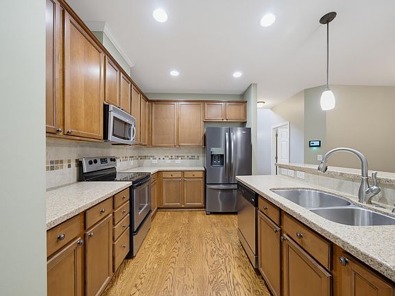 4th image of 2828 Casona Way