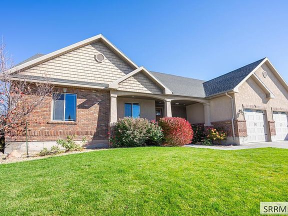 2nd image of 516 Glenwood Cir