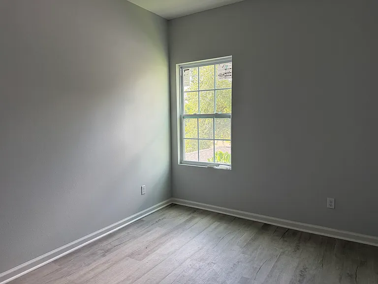 2111 Owens St #1 — Photo 23