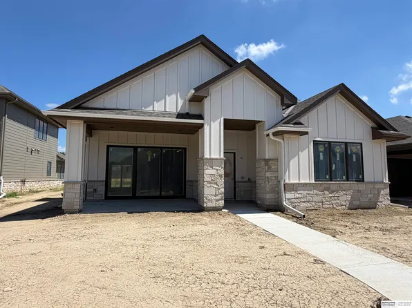 17507 Marinda Plz, Omaha, NE 68130