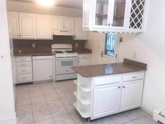 3rd image of 146 Park Ave #3