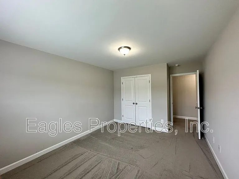 451 Fallingbrook Dr — Photo 29