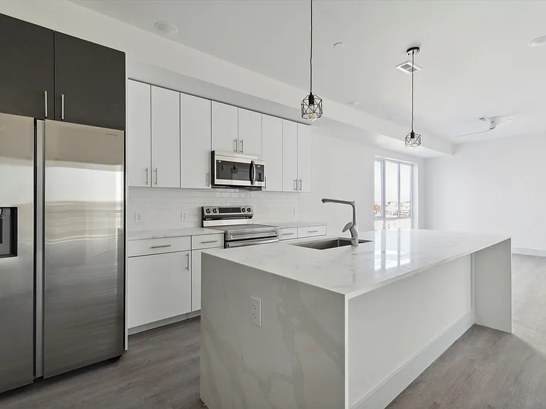 1221 E Fletcher St #211A — Photo 37