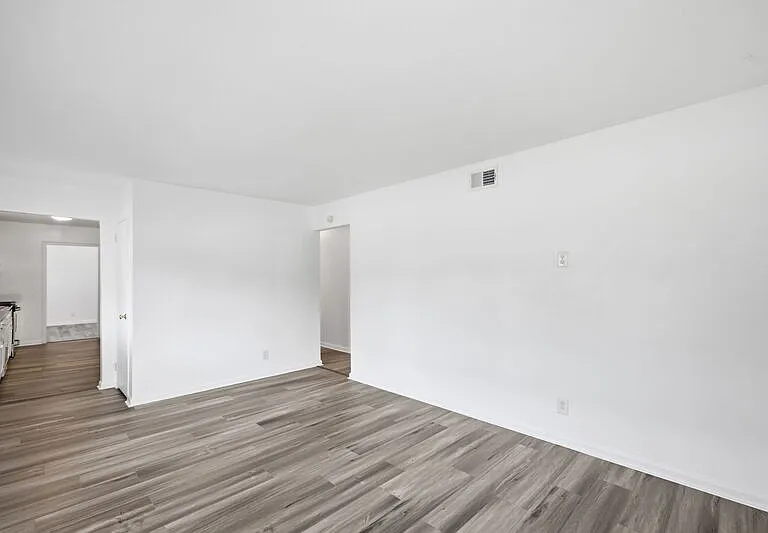 5545 Aragon Dr — Photo 6