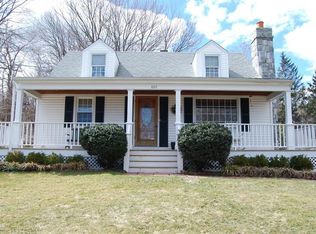 607 Bronson Rd, Southport, CT 06890