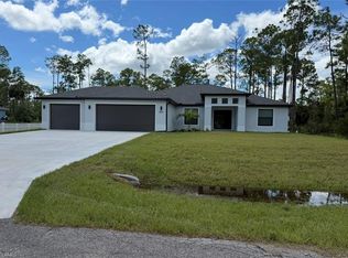 1011 Edison AVE, LEHIGH ACRES, FL 33972