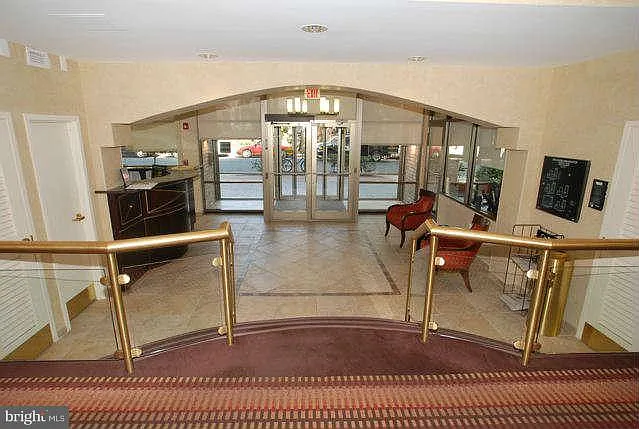 Claridge House — Photo 2