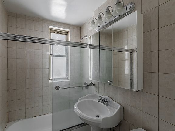 3rd image of 30 E End Ave APT 2G