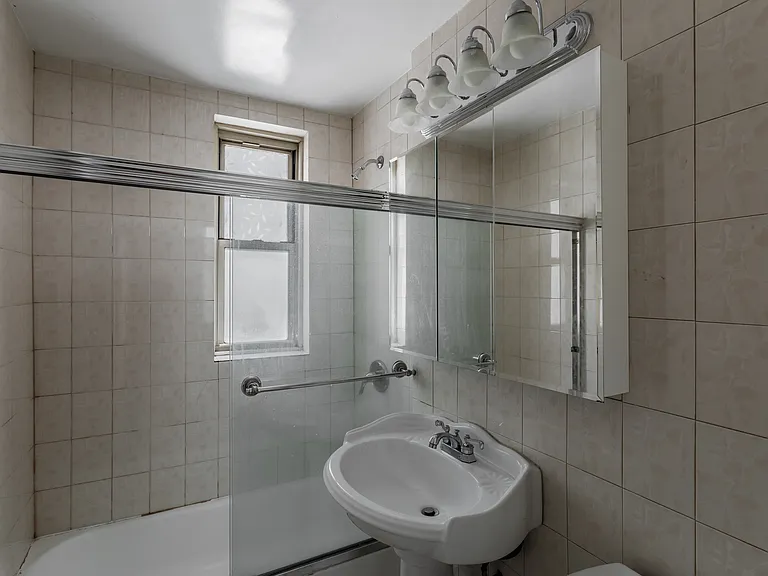30 E End Ave #2G — Photo 3