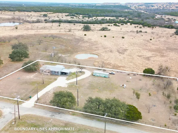 752 Memory Ln, Evant, TX 76525