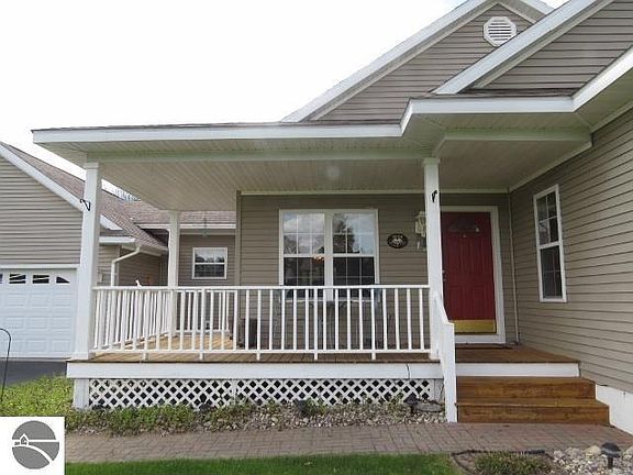 4th image of 7379 Meadow Ln