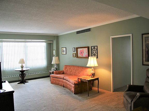 5th image of 333 W Meyer Blvd APT 805