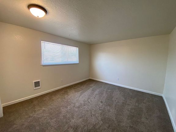 4th image of 1314 NE Odell Ave APT 1-14