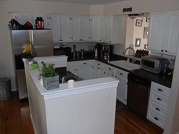 4th image of 2148 Fulton Ave #A