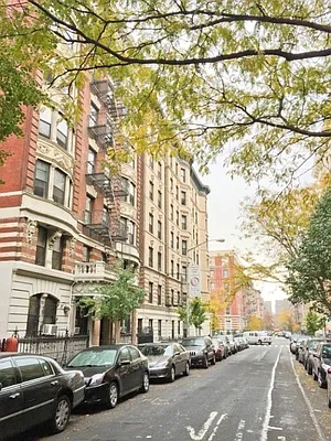 Rented by Charles Coutinho LLC | media 69